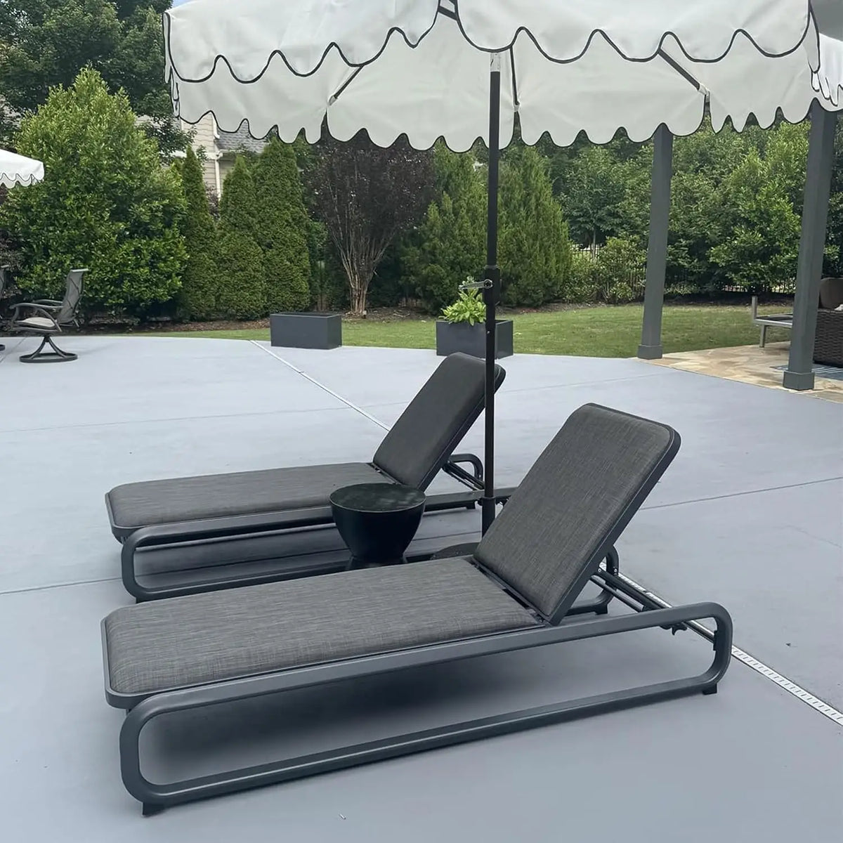 Modern Outdoor Aluminum And Wood Chaise Lounge Chairs For Patios